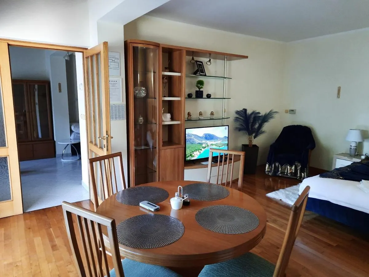 Apartments Anagora II Rijeka 0*,
